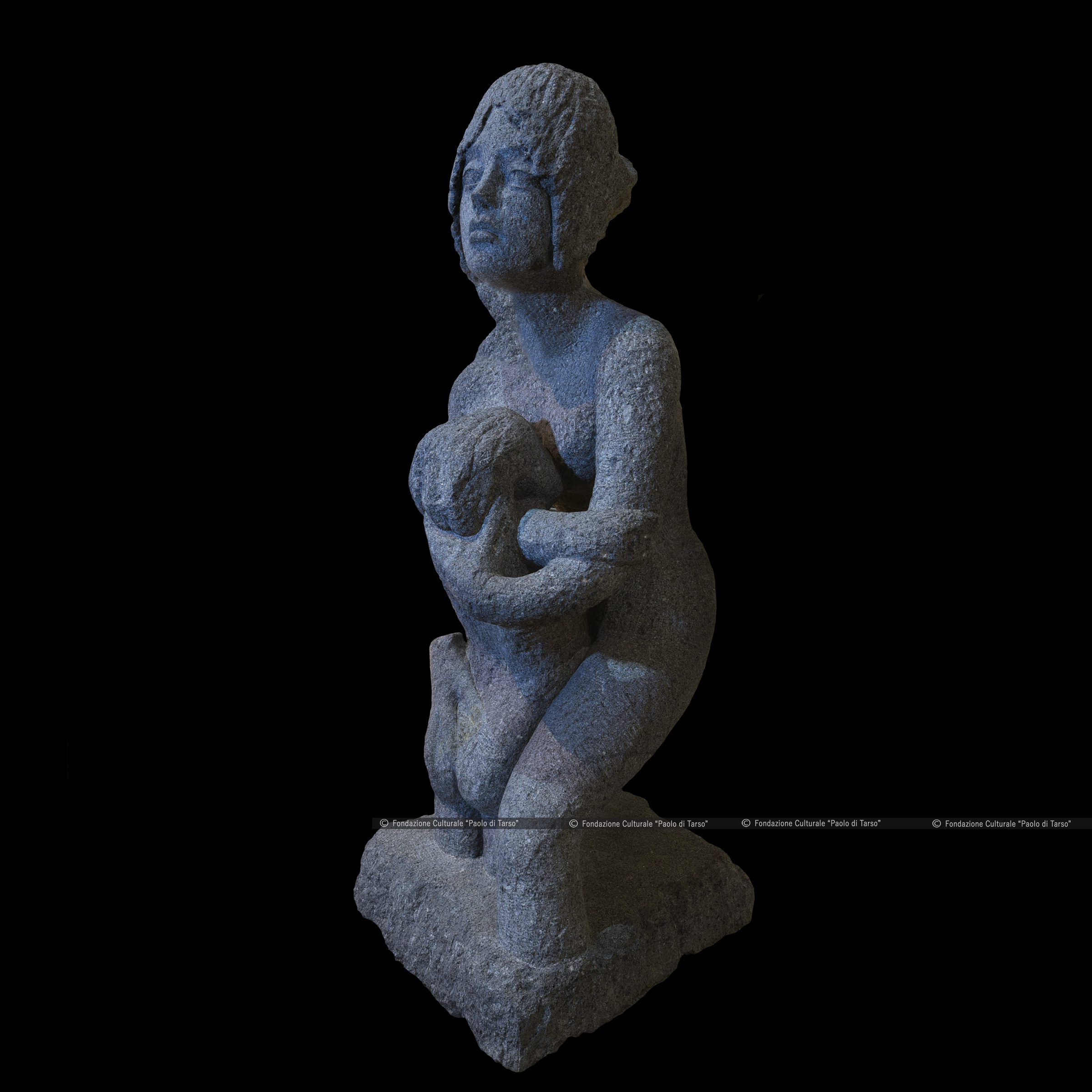 Metaverso Cosenza - MAB - Pinacoteca - "Grande Maternità o Angoscia" 1964 di Antonietta RAPHAEL MAFAI, scultura in pietra peperino